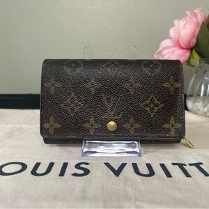 Authentic Louis Vuitton Porte-Monnaie / Billets Trésor Wallet